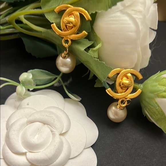 CHANEL Turn-lock Gold and Cream Pearl Drop Earrings - Picture 1 of 10